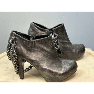 BKE Sole Boots Womens 7.5 Side Zip Ankle Bootie Gray Chain Faux Leather Heels